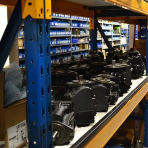 negoce vente conseil composants hydrauliques pompes moteurs distribution regulation verins outillages accessoires flexibles valves vannes